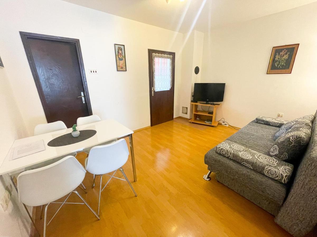 Apartmani Irena Jadranovo Zewnętrze zdjęcie