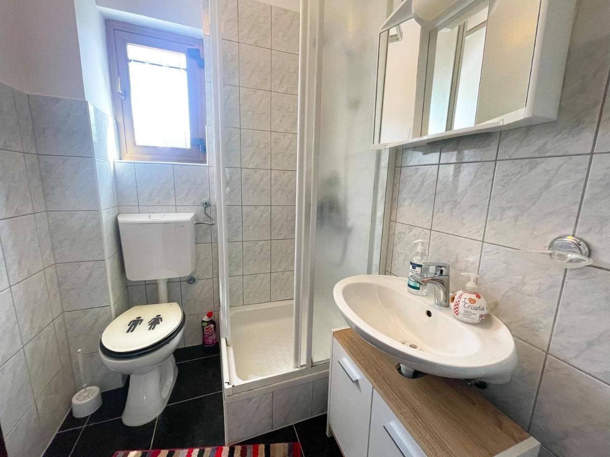 Apartmani Irena Jadranovo Zewnętrze zdjęcie