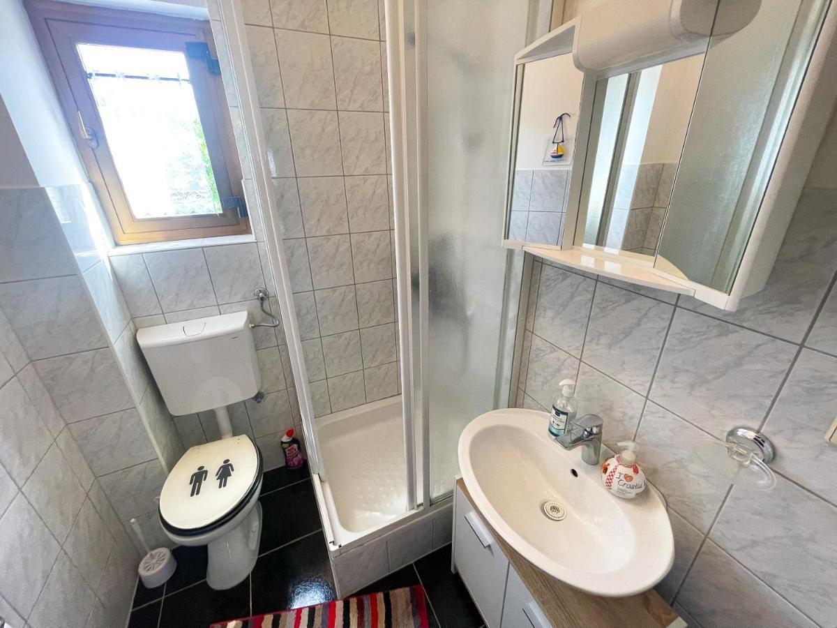 Apartmani Irena Jadranovo Zewnętrze zdjęcie